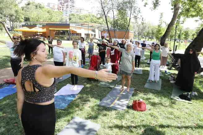 Yoga tutkunları Eyüpsultan’da buluştu