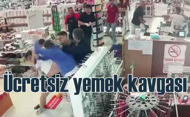 Dinlenme tesisinde bedava yemek kavgası