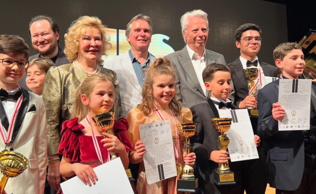 ADS Uluslararası Gülsün Onay piyano festivali ve yarışması yapıldı