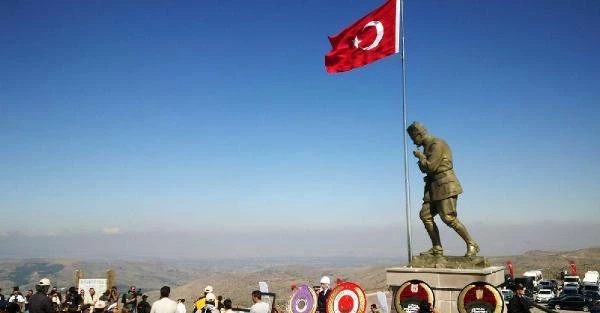 Binlerce kişi Zafer için yürüdü (2)